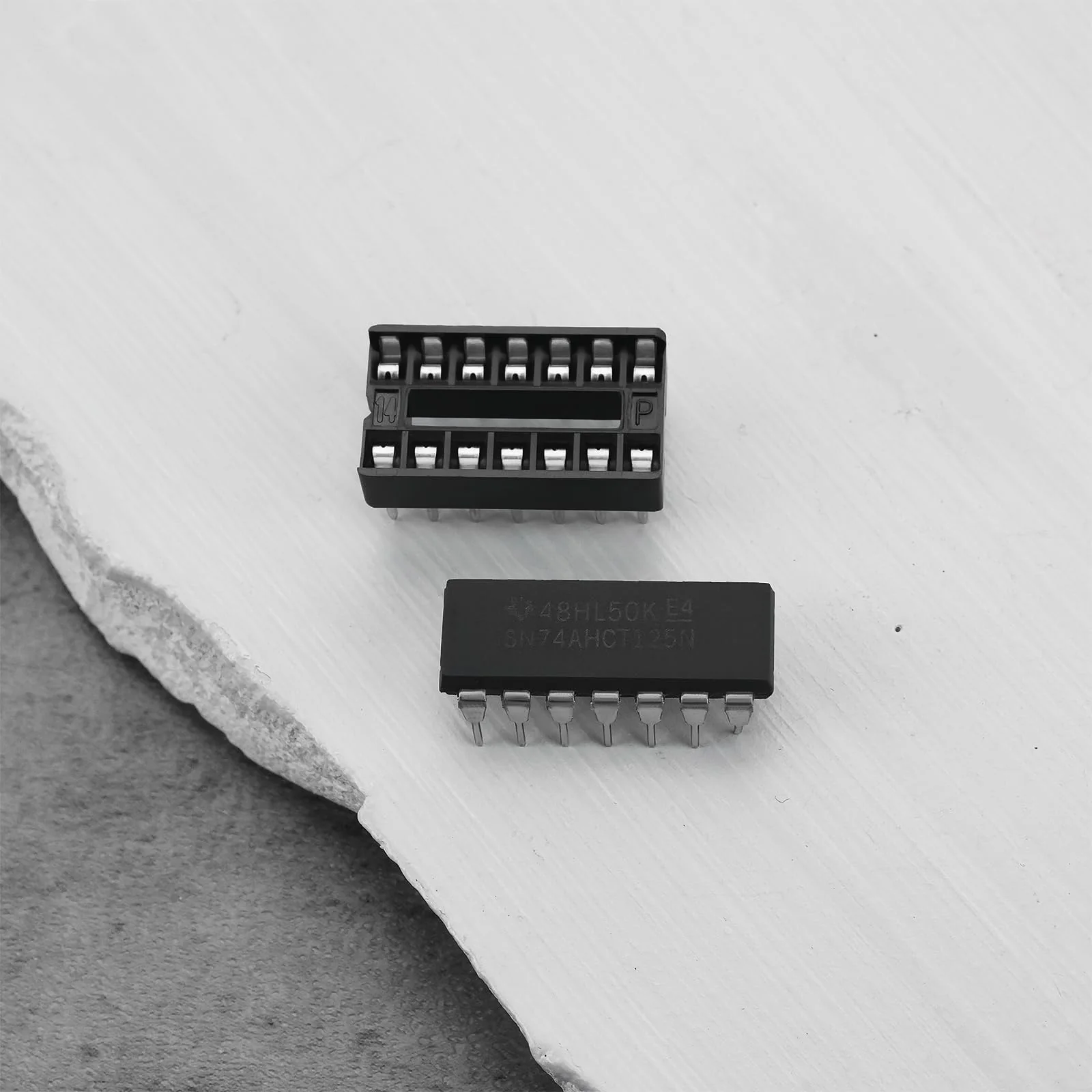 5 Sets of SN74AHCT125N Quad Bus Buffer Three-State Outputs Chips with Sockets for Digital Circuits Buffering - Image 7