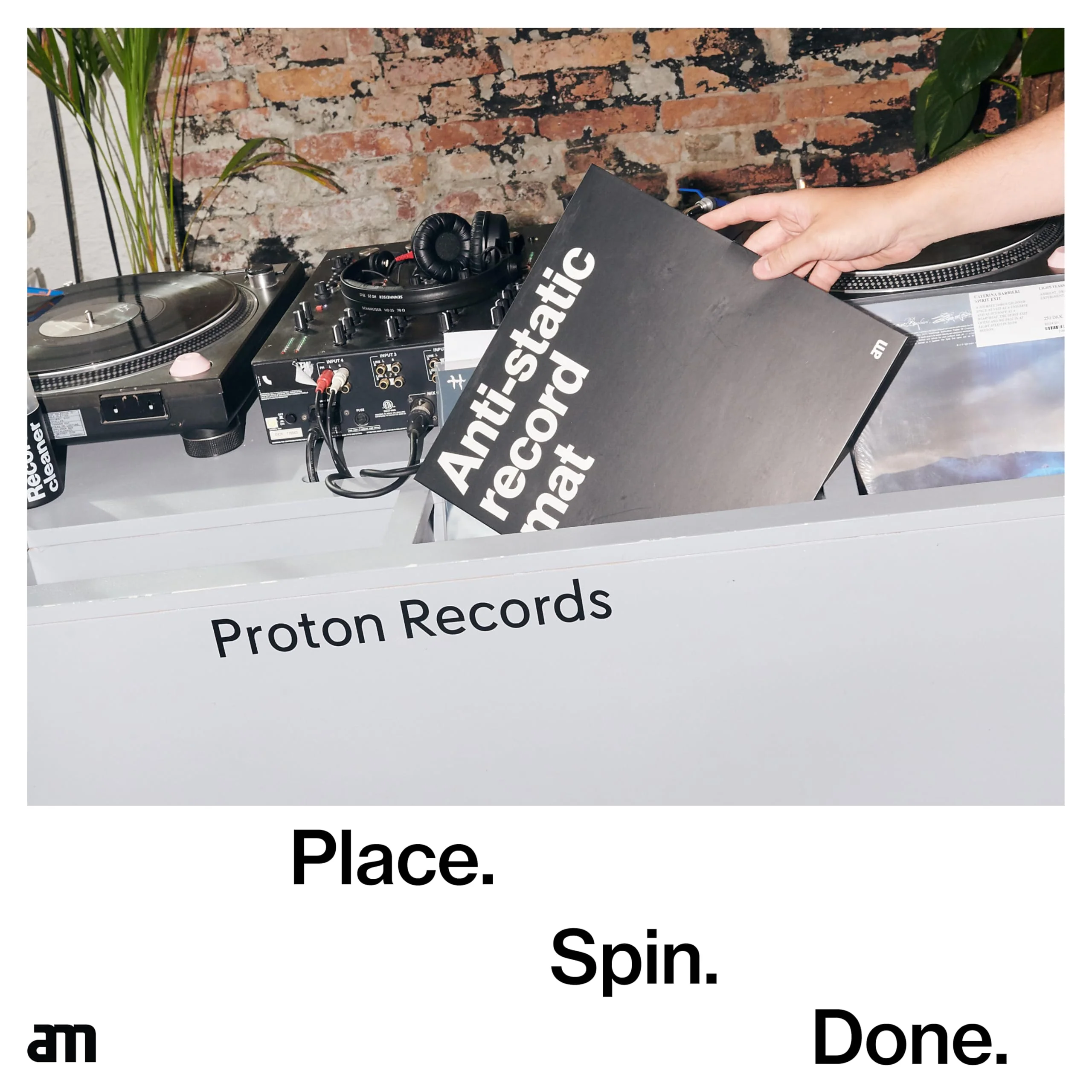 am Anti-Static Turntable Mat – Carbon Fiber Felt Mat for 12-Inch Vinyl Record Players – Reduces Vibration and Static for Clearer Playback on Record Players & Turntables Black - Image 5