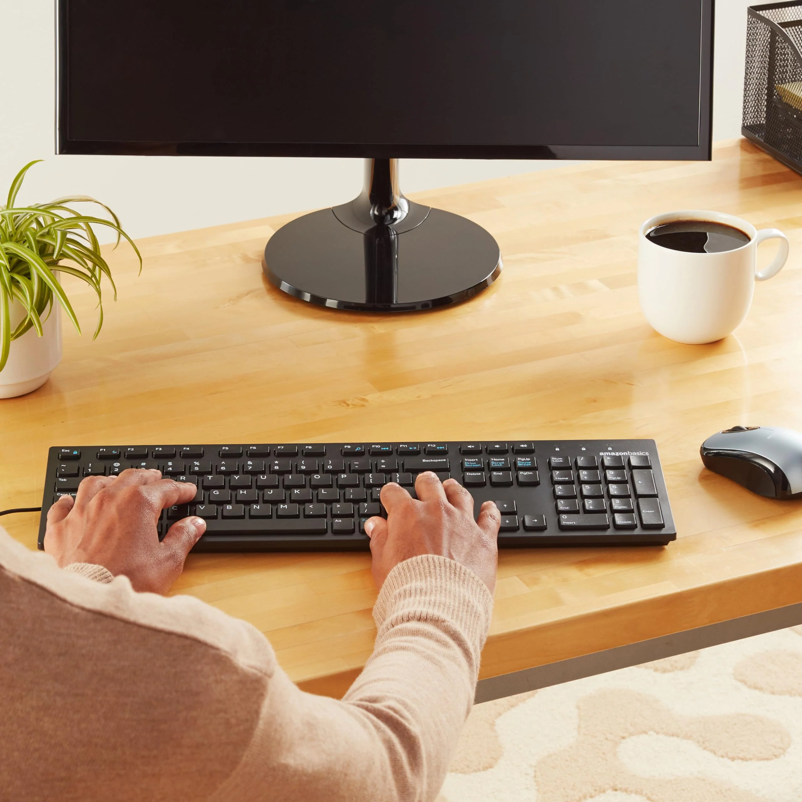 Amazon Basics Wired Keyboard, Full-Sized, QWERTY Layout, Black - Image 5