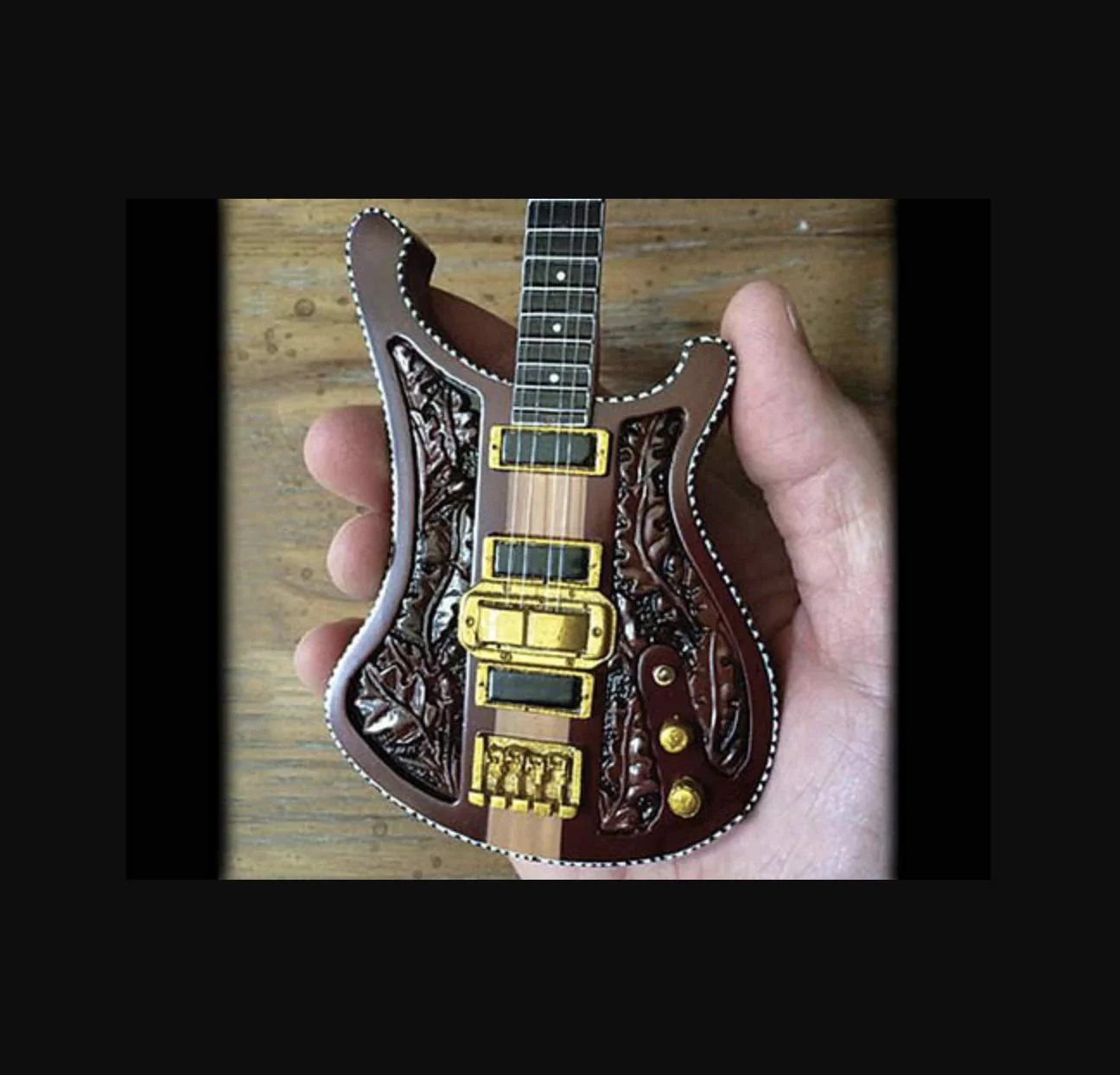 AXE HEAVEN Electric Guitar Body (LK-385)