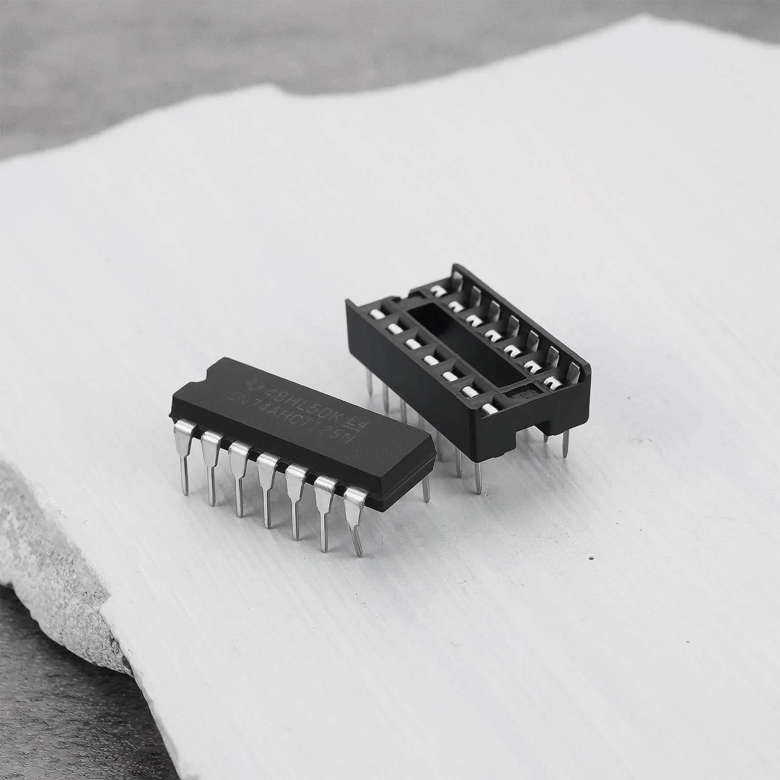 Be In Your Mind 5 Sets SN74AHCT125N Quad-Bus Buffer Chips with Three States and Sockets for Buffering Digital Circuits - Image 5