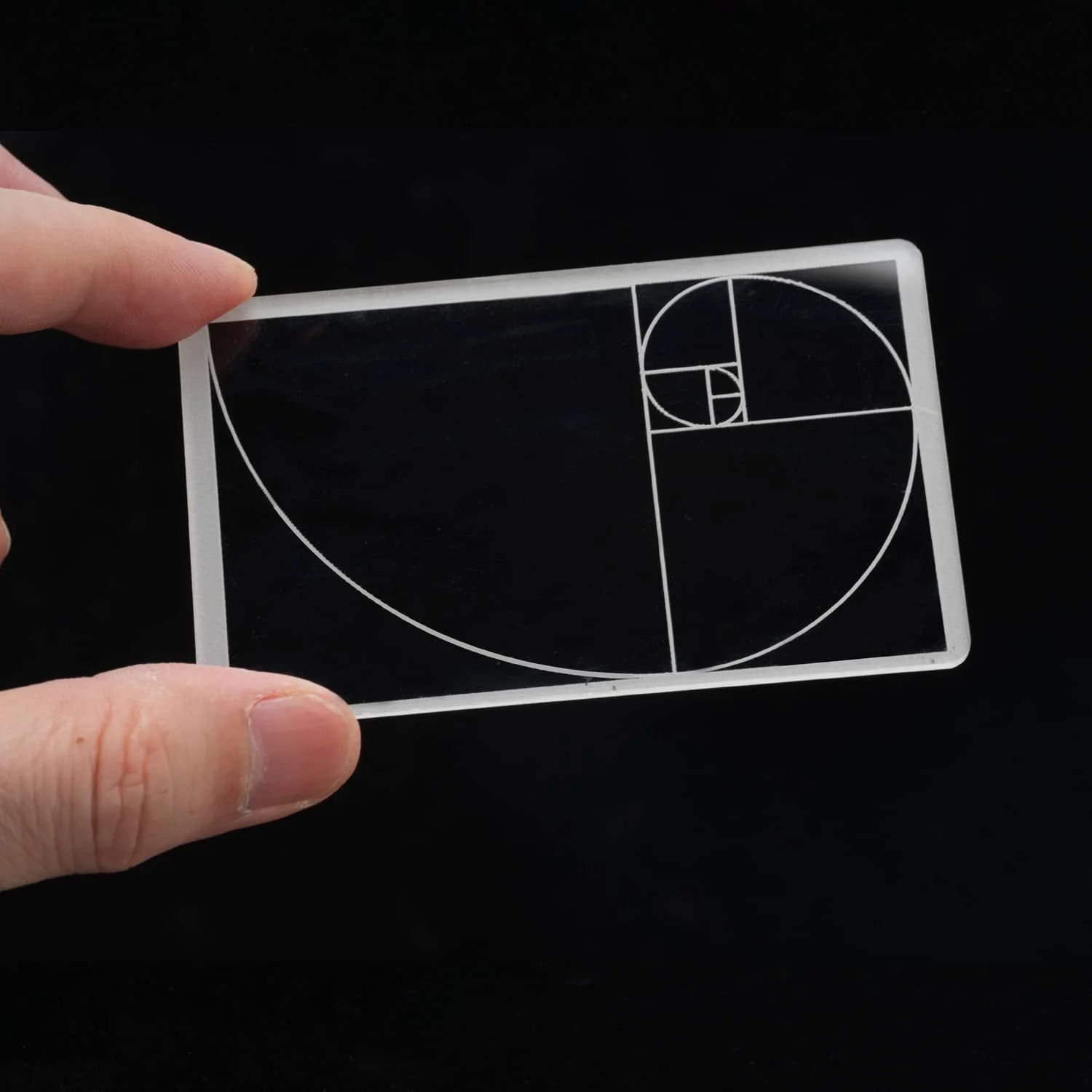 Golden Ratio Viewer,1 Pack Portable Fibonacci Composition View Finder,Photography Scale Viewing Tool,Credit Card Size 1 pack - Image 4