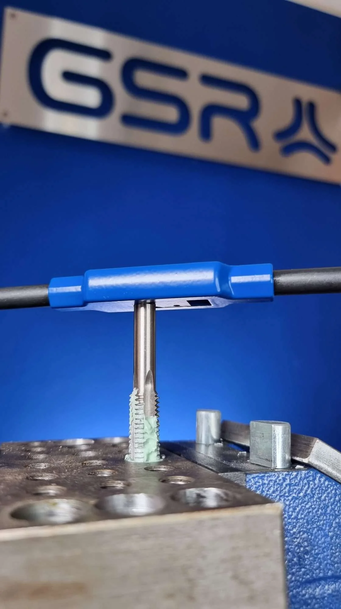 GSR Steel Tap Wrench with Center Eye | Size 2 (M4-M12) | Adjustable Tap Holder with Square Shank | Stainless Steel | Burnished Handles | Hand Tap Tool Holder Nr. 2 | M4- M12 | BSW 5/32-1/2 | BSP G1/8 - Image 9