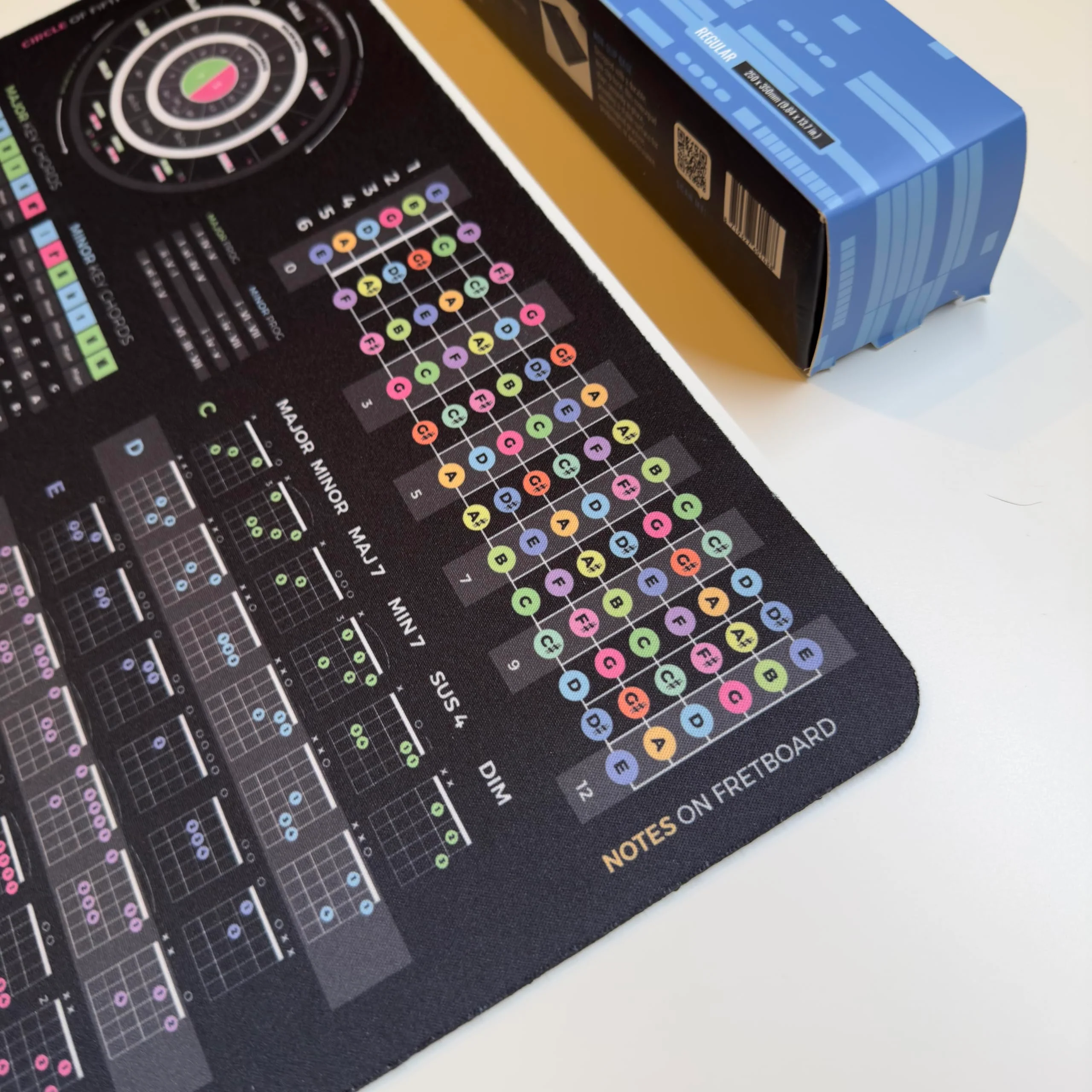 Guitar Theory Cheat Sheet Mousepad – 35×25cm (13.8"x9.8") & 80×30cm (31.5"x11.8") – Chords, Scales, Fretboard Notes & Circle of Fifths – Right-Handed Guitar Desk Mat – LED Version Available Regular (250x350mm) - Image 7