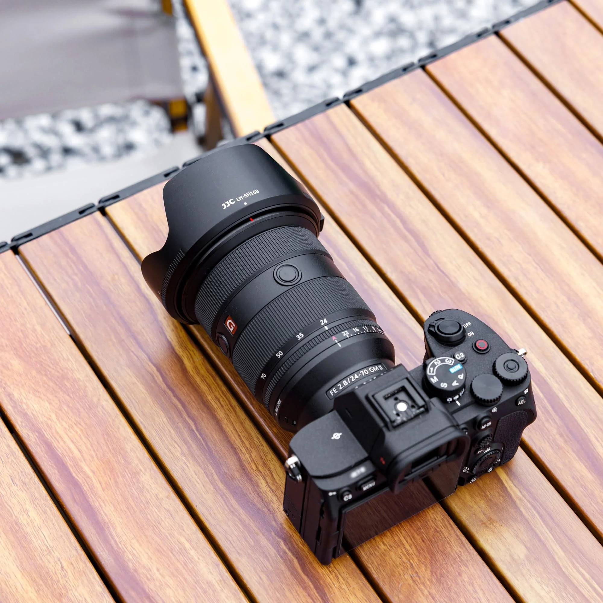 JJC ALC-SH168 Bayonet Reversible Lens Hood Shade for Sony FE 24-70mm F2.8 GM II Lens SEL2470GM2, Replaces Sony ALC-SH168 Lens Hood, Allows to Attach 82mm Filter & Lens Cap - Image 6