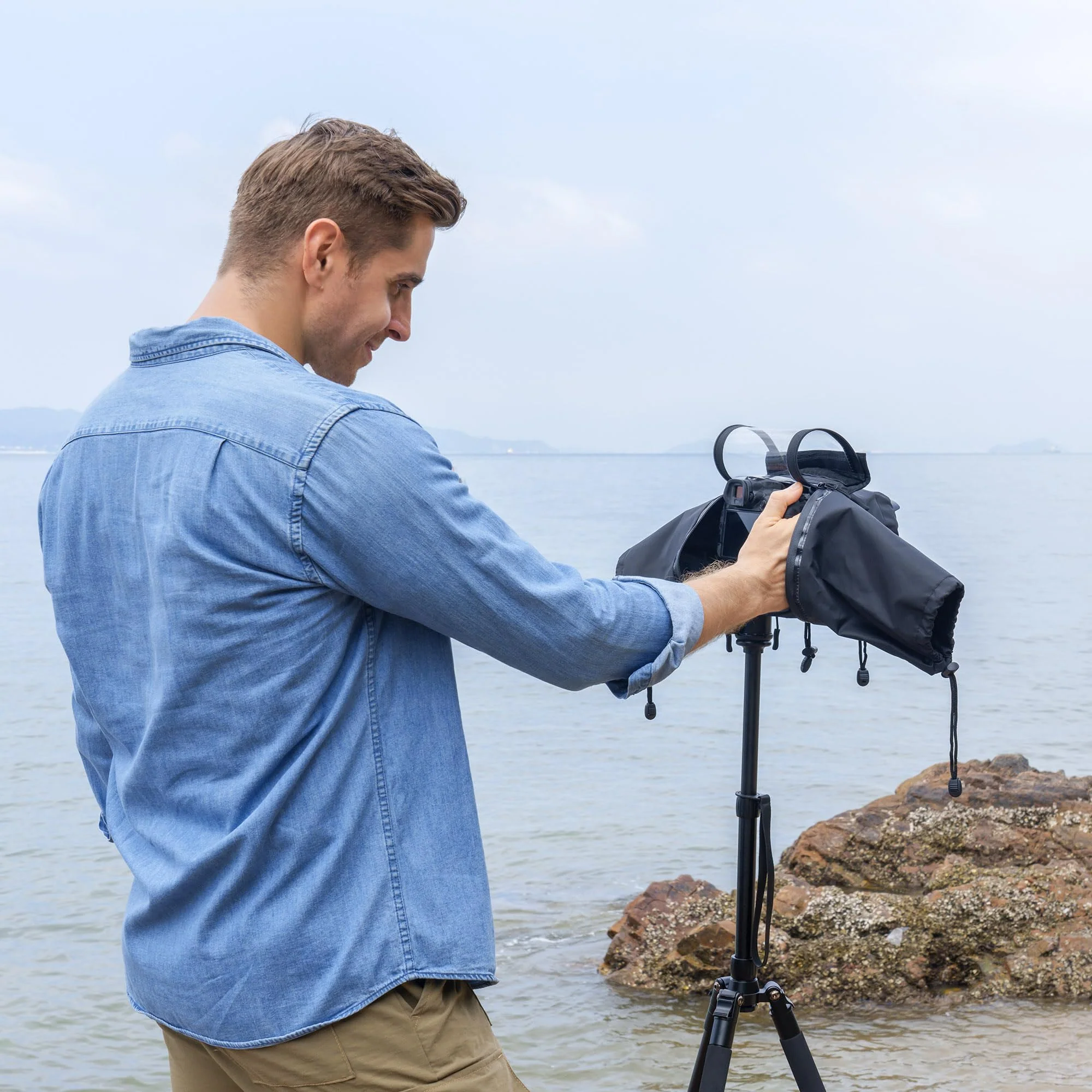 Mirrorless Camera Rain Cover with Openable Viewing Window & Strap Mountable Design Waterproof Camera Raincoat Sleeve Protector for Canon EOS R6 R5 Mark II R8 R7 Rp Nikon Z6III Z6II Z7II Z8 Z5 Z50II Zf Black - Image 7