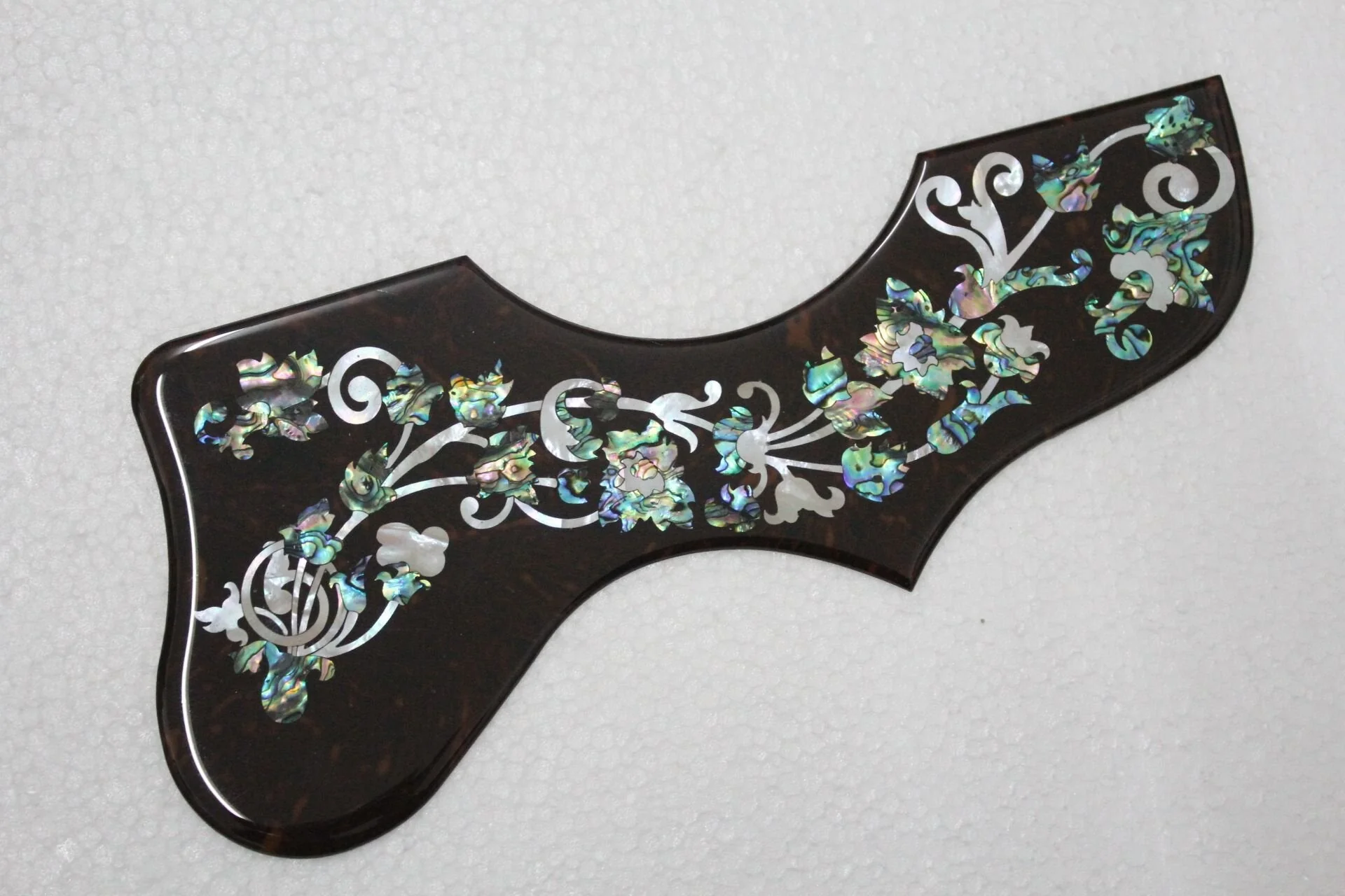 One Pc 2mm thickness abalone inlay Flower Folk Acoustic Guitar Pickguard Fit J200 Style C
