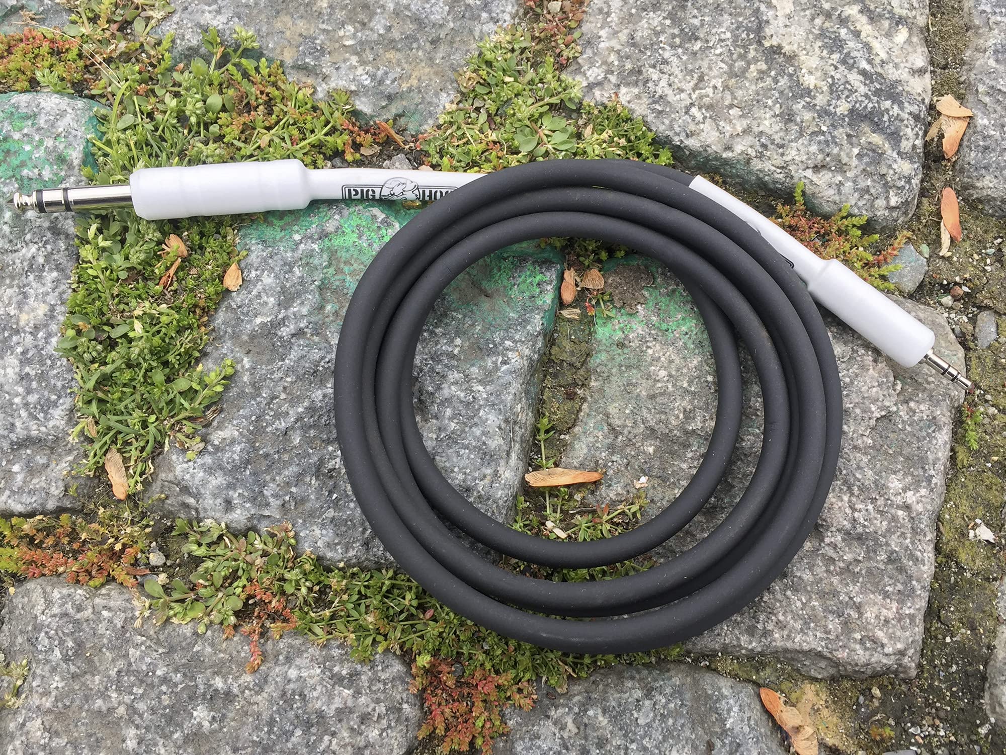 Pig Hog PX48J3 1/4" TRS to 3.5mm Mini Instrument Cable, 3 Feet - Image 2