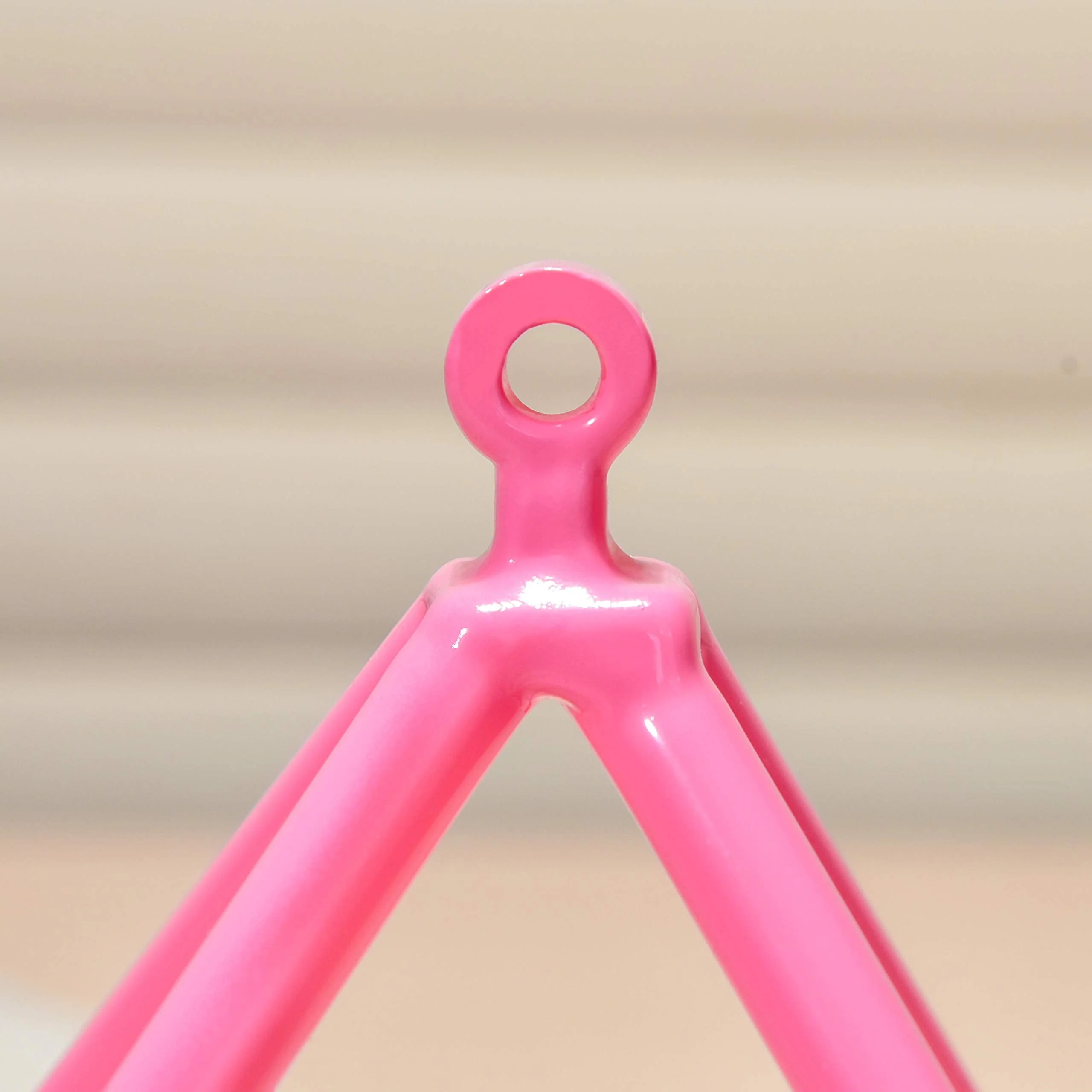 TOPFUND 5" Pink Crystal Singing Pyramid Sound Therapy Instrument with Carrying Case and Quartz Suede Mallet 5 inch Pink Singing Pyramid - Image 5